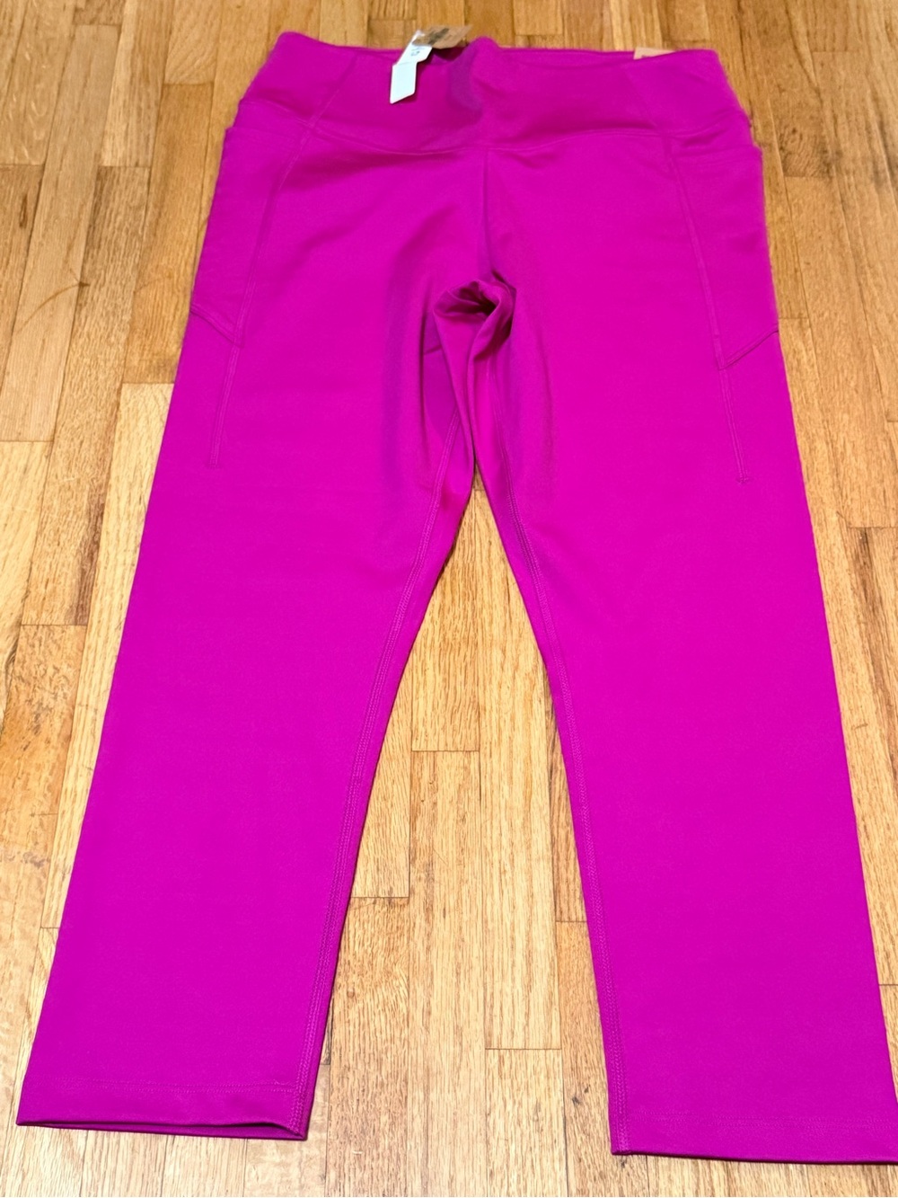 NWT- Victoria’s Secret Pink Active Leggings size L